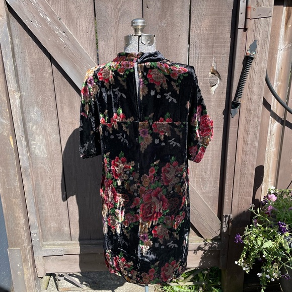 Zara velvet floral dress - Picture 2 of 2